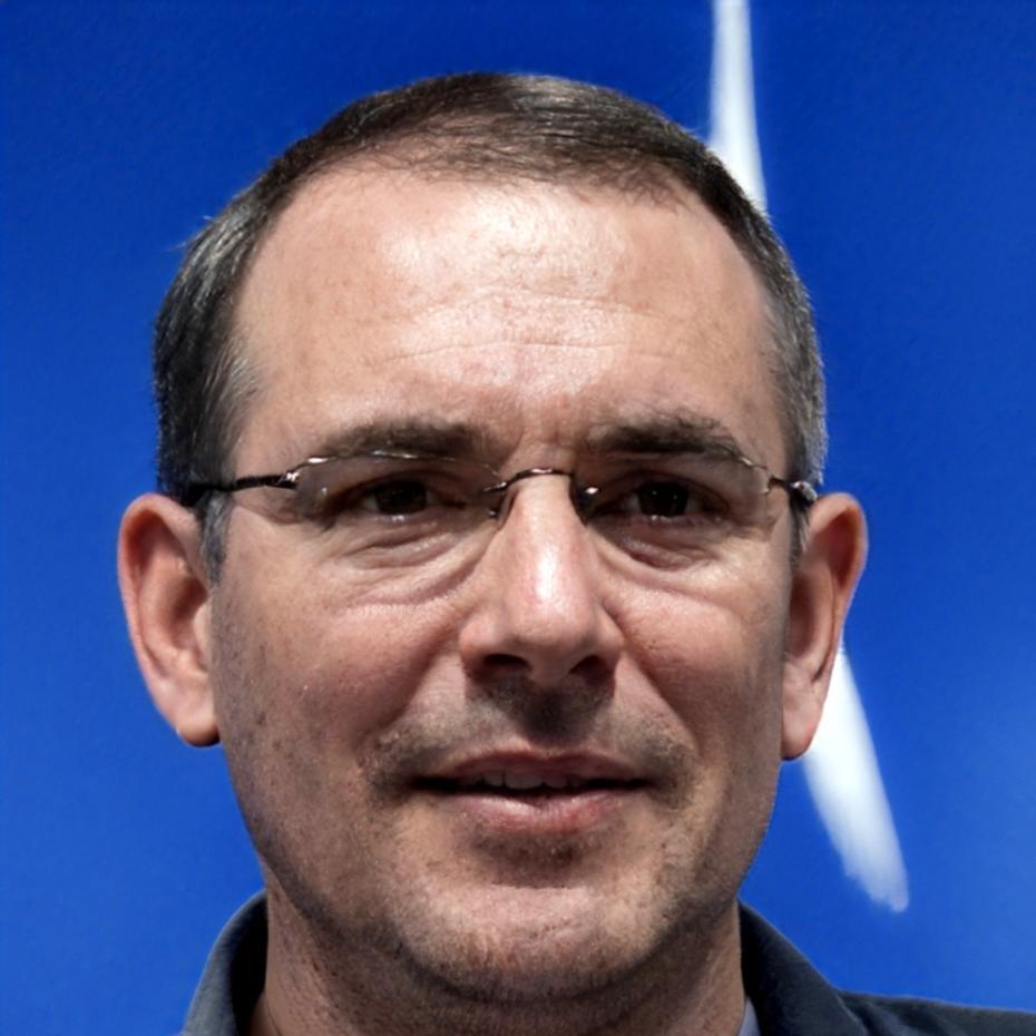 Mirsaleh Hamidov, lead floristry instructor